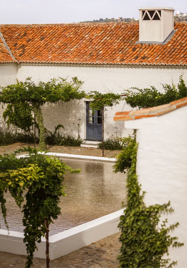 São Lourenço do Barrocal — cottages and reflecting pool