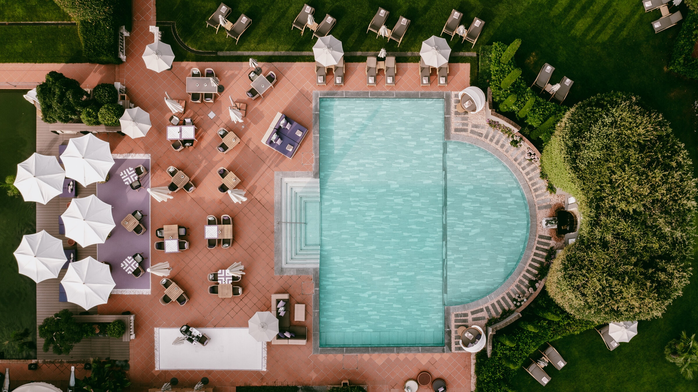Giardino Ascona — Außenpool im mediterranen Garten
