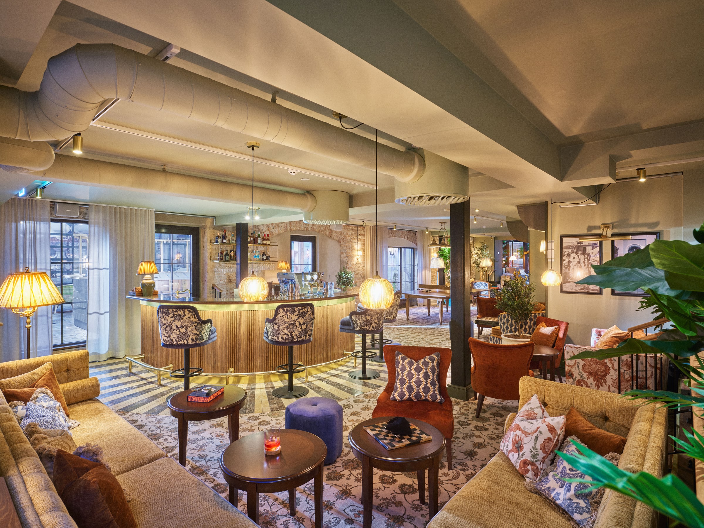 Maryhill Estate — offene Lounge mit mehreren Sitzgruppen