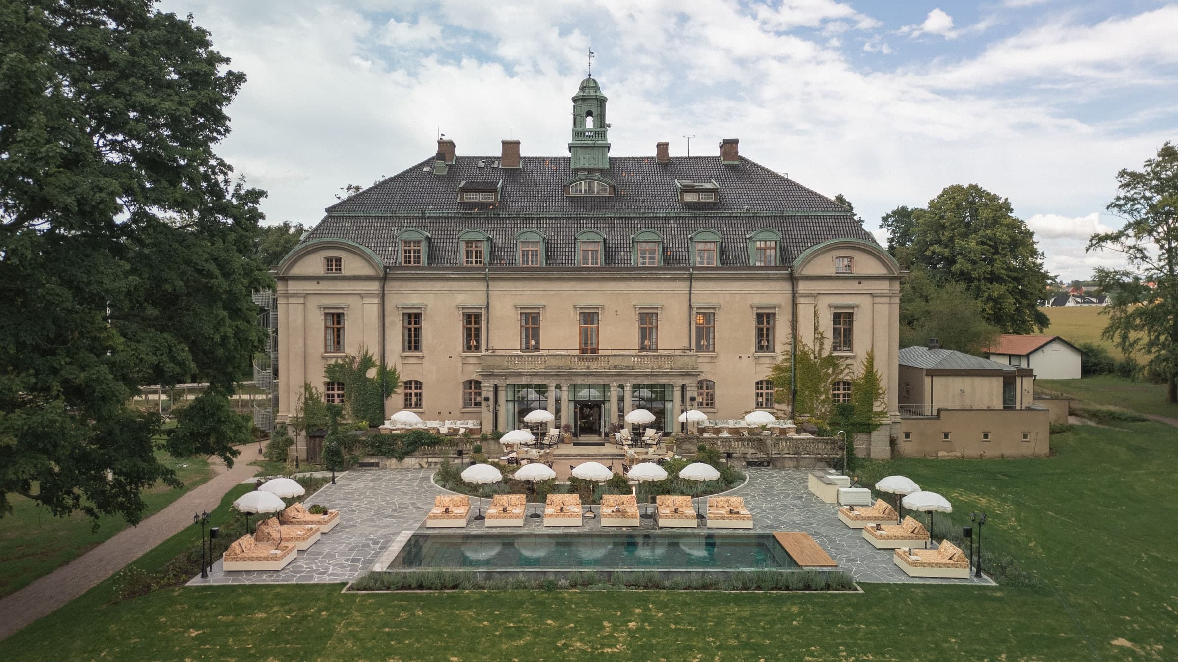 Maryhill Estate — die Sugar-Club-Anlage mit Pool und formalem Garten in Glumslöv, Skåne