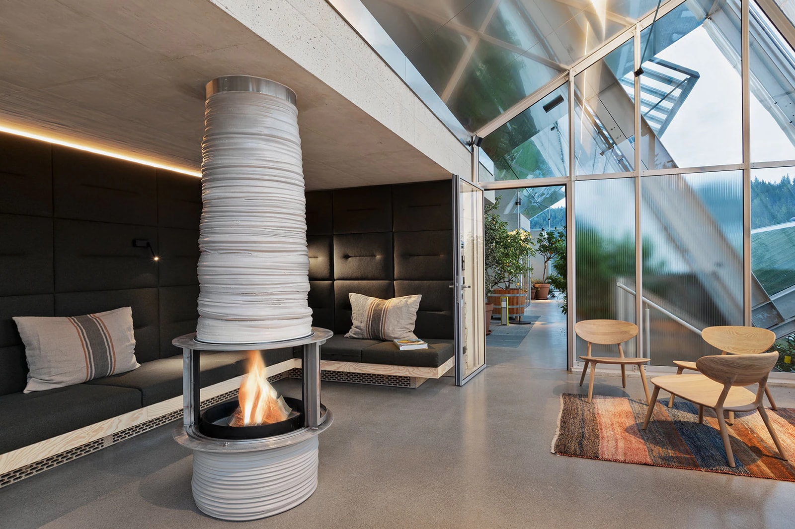 The fireplace room in the greenhouse. Photo: Steirereck am Pogusch